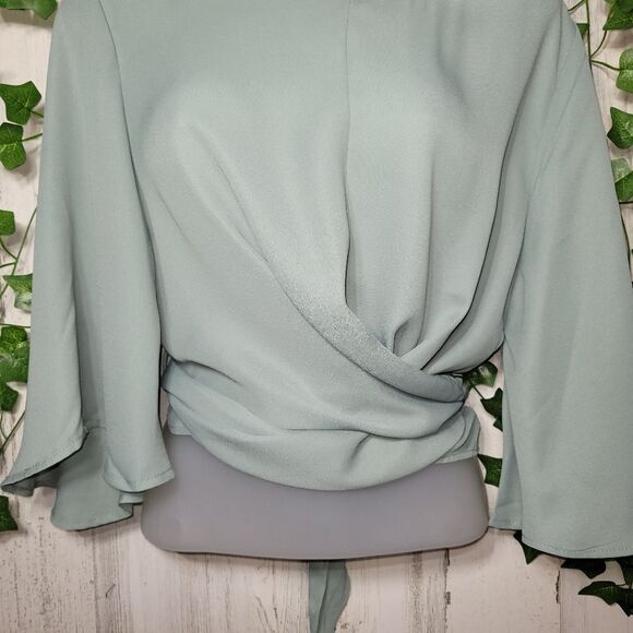 NWT Heart Hips Cropped Wrap Shirt - Picture 5 of 10